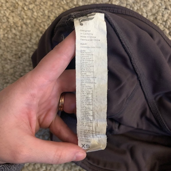 Purple XS Fabletics Cropped Leggings with Pockets - Picture 4 of 4